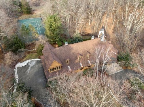 44 Sears Rd, Southborough MA 01772-1101 exterior