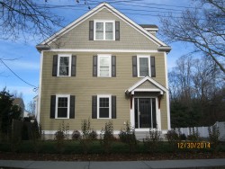 91 Pine St, Newton, MA 02466-1301