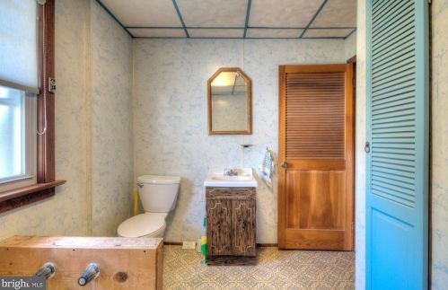 209 Delsea Dr, West Deptford NJ 08093-1222 exterior