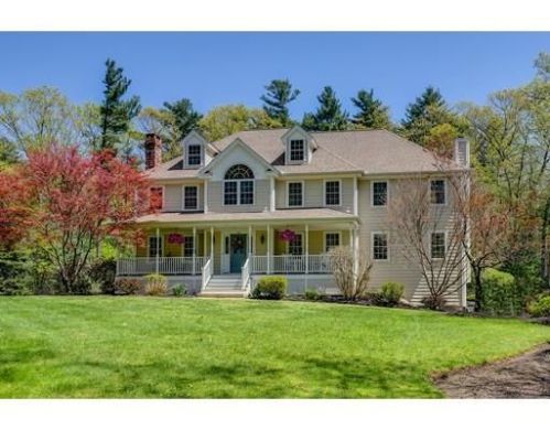 728 Lowell St, Methuen, MA 01844-1809