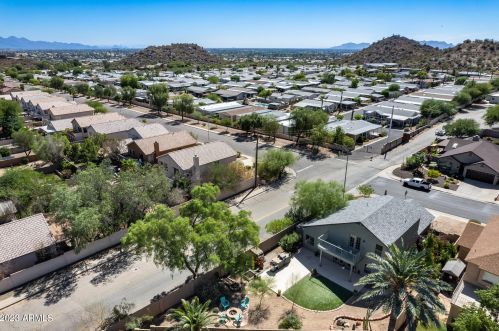 1944 Behrend Dr, Phoenix AZ 85027-3834 exterior