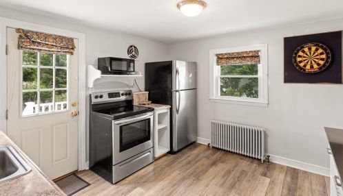 11 Grace Rd, Quincy MA 02169-3922 exterior