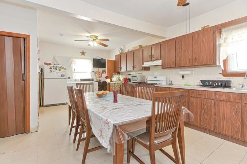 62 Paris St, Everett MA 02149-4409 exterior