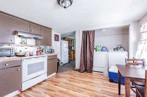 89 Mechanic St, Montgomery MA 01085-3073 exterior