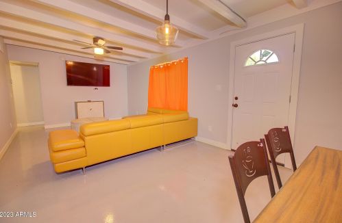 2205 Cambridge Ave, Phoenix AZ 85008-1027 exterior