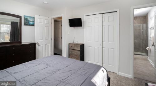 808 Mail Ave, West Deptford NJ  08096-6515 exterior