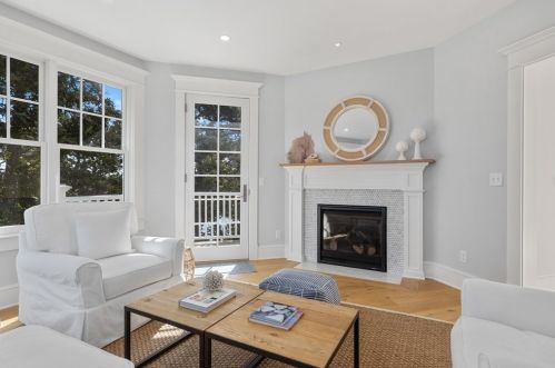 558 Fox Hill Rd, Chatham MA 02633-1412 exterior