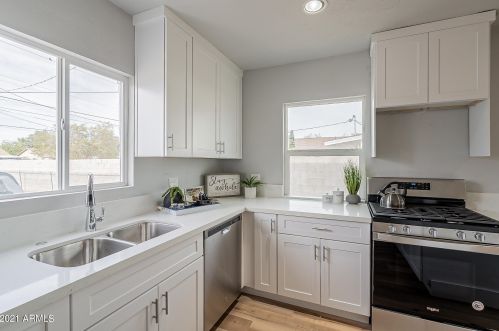 1626 Adams St, Phoenix AZ  85007-2606 exterior