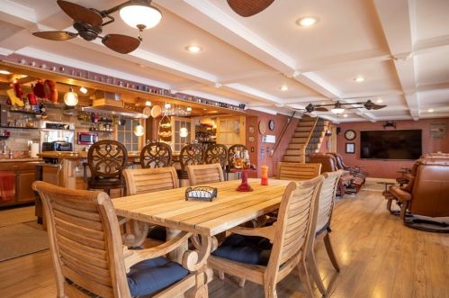 19 Over Jordan Rd, Wareham MA 02571-2414 exterior