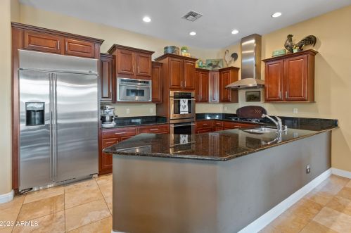 26205 56 Dr, Phoenix AZ 85031-1831 exterior