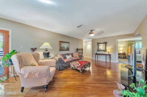 2542 42nd St, Phoenix AZ 85032-4729 exterior