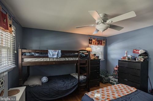 738 Chestnut Ave, West Deptford NJ 08097-1606 exterior