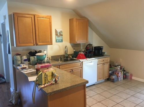 21 Pear St, Fall River MA 02720-5324 exterior