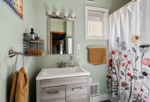 32 Warner St, Gloucester MA 01930-2841 exterior