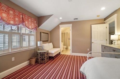 61 Village Ave, Dedham MA 02026-4209 exterior