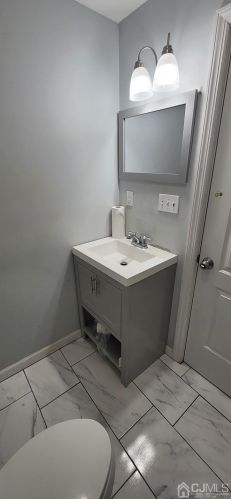 305 Pershing Ave, Carteret NJ  07008-3063 exterior