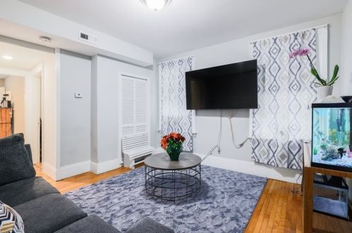 42 Lewis St, Worcester MA 01610-1702 exterior