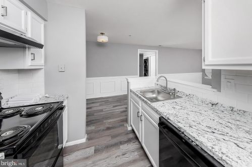 41 Crestmont Dr, West Deptford NJ 08051-2161 exterior