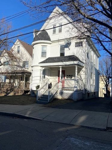 18 Reed Ave, Everett MA 02149-3920 exterior