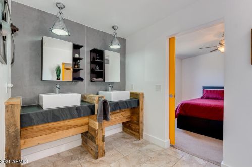 2225 Cambridge Ave, Phoenix AZ 85008-1216 exterior