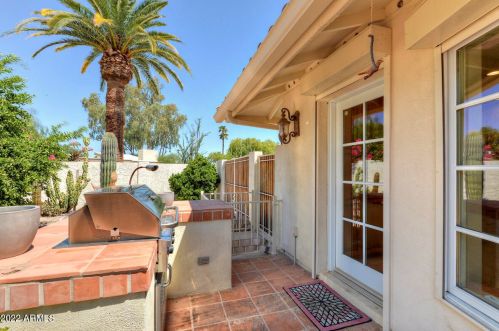 9234 33 Way, Phoenix AZ 85028-4967 exterior