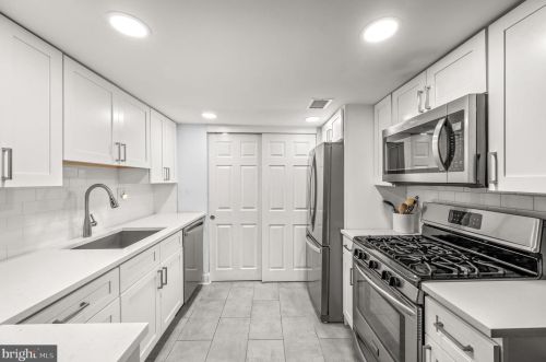 517 6th St, Philadelphia, PA 19147-1408