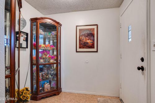 1821 68th Dr, Phoenix AZ 85033-8254 exterior