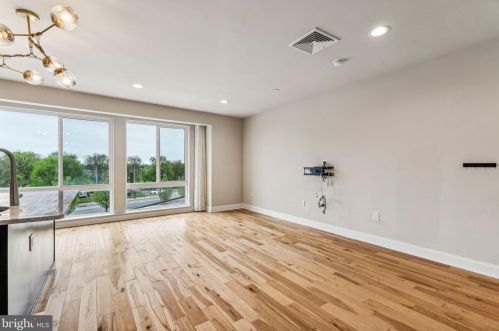 321 Allen St, Philadelphia, PA 19125