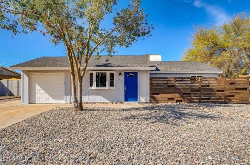 3216 Claire Dr, Phoenix AZ 85032-4911 exterior