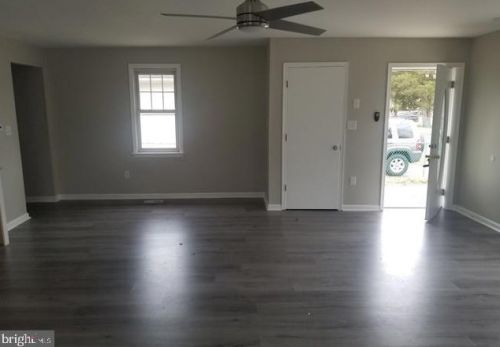 828 Sunrise Ave, West Deptford NJ 08096-4773 exterior