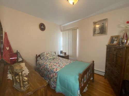 199 Mason St, Fall River MA 02723-2438 exterior