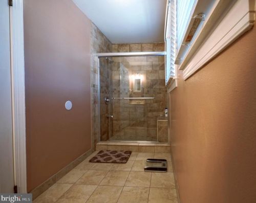 239 Hampshire Dr, West Deptford NJ 08096-4206 exterior