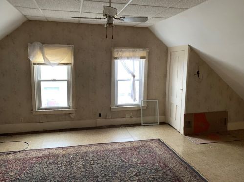 108 Harwich St, New Bedford MA 02745-6303 exterior