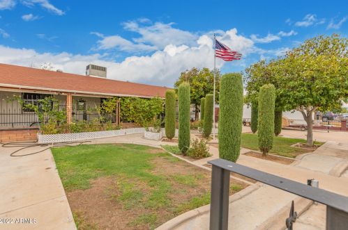 3329 64th Dr, Phoenix, AZ 85033-5213