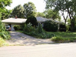 53 Mosman St, Newton, MA 02465-1303