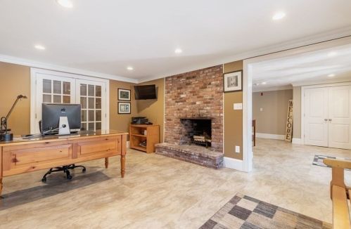 5 Juniper Rd, Lynnfield MA 01940-2416 exterior