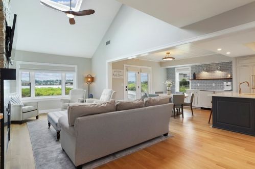 5 Ketch Ln, Quincy MA 02171-1552 exterior