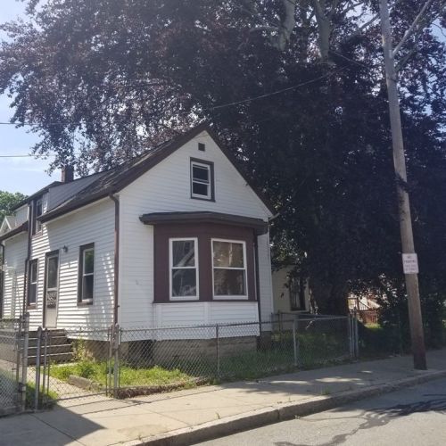 53 Borden St, New Bedford, MA 02740-3319