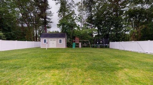 32 Eames St, North Reading MA 01864-2116 exterior