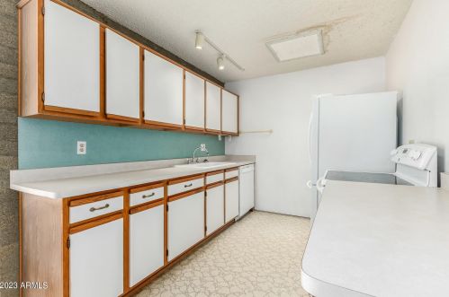 4400 15th Ave, Phoenix AZ 85015-4755 exterior