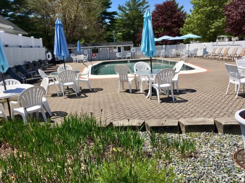 38 Pine Valley Dr, Falmouth MA 02540-2923 exterior