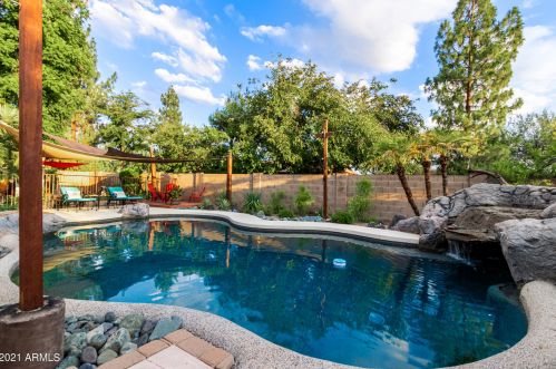 18824 30th St, Phoenix AZ  85050-3412 exterior