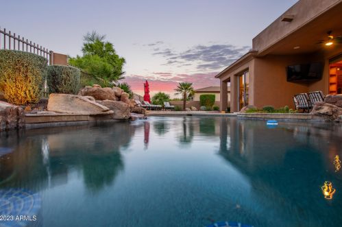 22843 54th St, Phoenix AZ  85054-7199 exterior