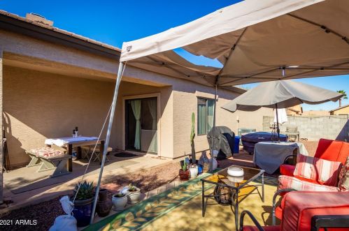 1207 Carson Rd, Phoenix AZ 85041-6615 exterior