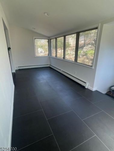 46 Edgewood Rd, Skyline Lakes NJ 07456-1911 exterior