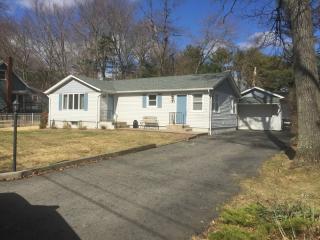 21 Cottonwood Ct, Hardyston, NJ 07460-1207