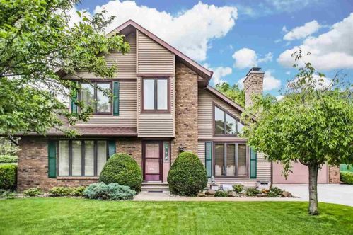 52157 Bittersweet Ln, Elkhart IN  46514-9721 exterior