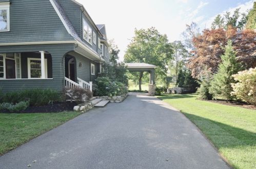 48 Windsor Rd, Newton, MA 02468-1505