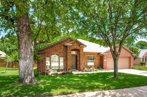 7113 Riverchase Trl, Denton, TX 76210-3281