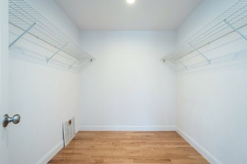 711 Salisbury St, Worcester MA 01609-1122 exterior